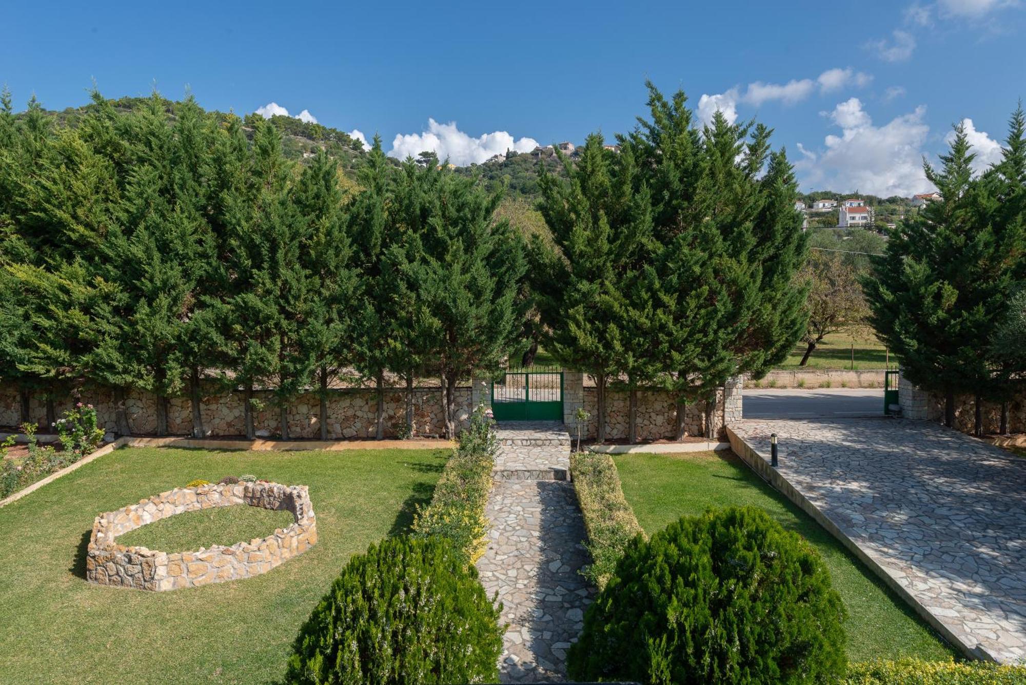 Vista Verde Studios & Apartments Svoronata Esterno foto